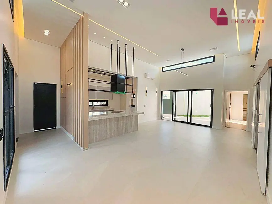 Foto 1 de Casa com 3 quartos à venda, 330m2 em Jardim Floresta, Pouso Alegre - MG