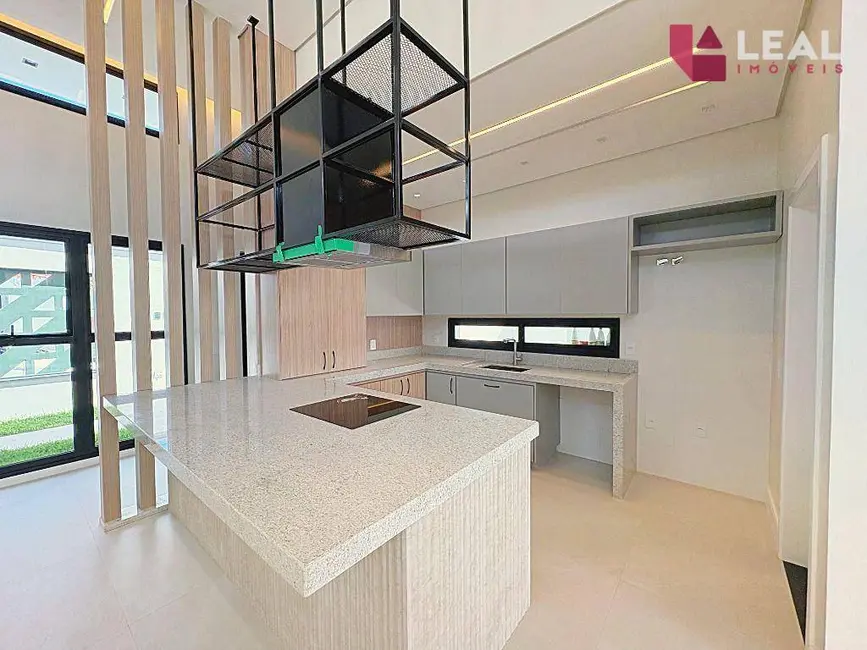 Foto 3 de Casa com 3 quartos à venda, 330m2 em Jardim Floresta, Pouso Alegre - MG