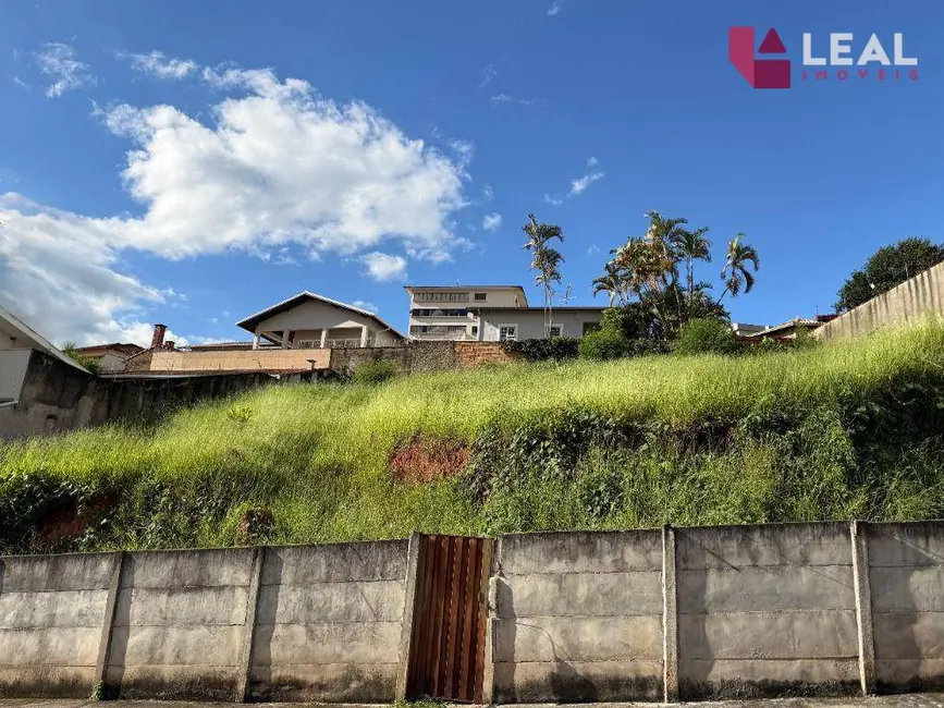 Foto 1 de Terreno / Lote à venda, 644m2 em João Paulo II, Pouso Alegre - MG