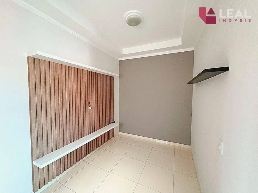 Foto 7 de Apartamento com 2 quartos para alugar, 65m2 em Guanabara, Pouso Alegre - MG