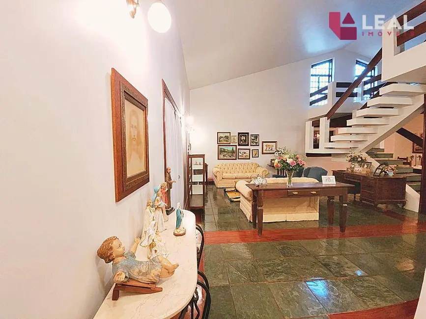 Foto 2 de Casa com 5 quartos à venda, 816m2 em Santa Dorotéia, Pouso Alegre - MG
