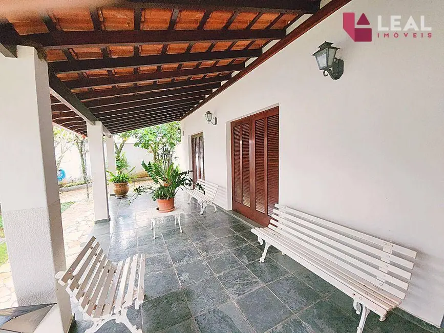 Foto 1 de Casa com 5 quartos à venda, 816m2 em Santa Dorotéia, Pouso Alegre - MG