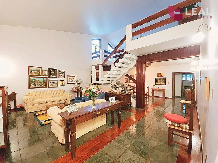 Foto 3 de Casa com 5 quartos à venda, 816m2 em Santa Dorotéia, Pouso Alegre - MG