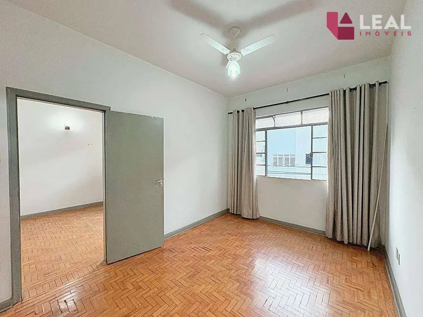 Foto 4 de Apartamento com 3 quartos à venda, 120m2 em Centro, Pouso Alegre - MG