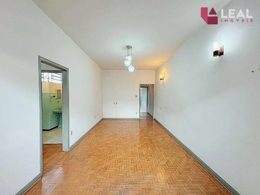 Foto 2 de Apartamento com 3 quartos à venda, 120m2 em Centro, Pouso Alegre - MG