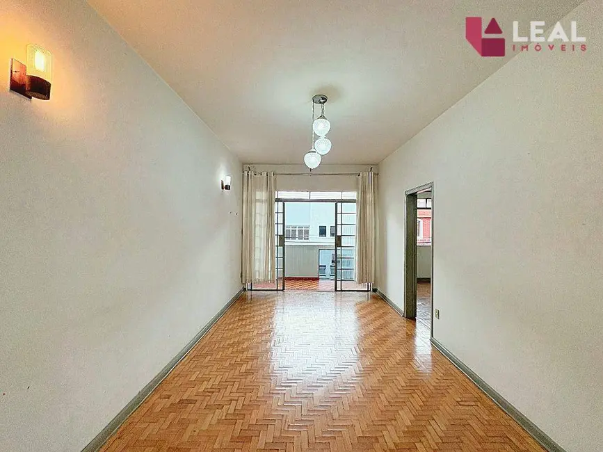 Foto 1 de Apartamento com 3 quartos à venda, 120m2 em Centro, Pouso Alegre - MG