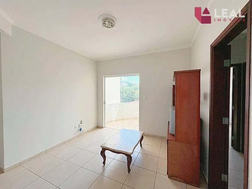 Foto 6 de Apartamento com 2 quartos à venda, 109m2 em Pouso Alegre - MG