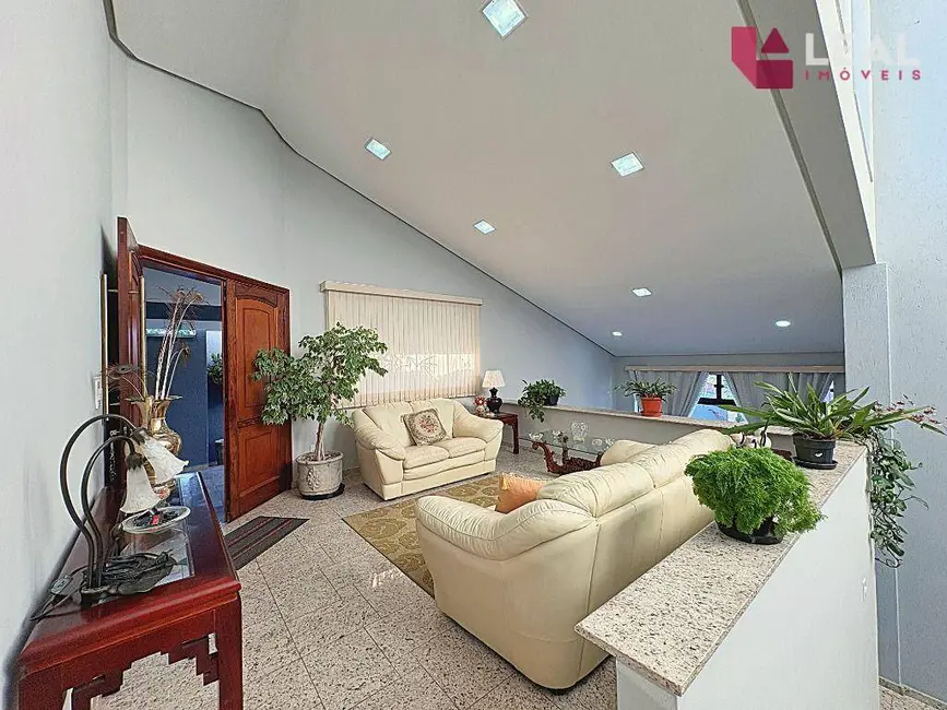 Foto 3 de Casa com 4 quartos à venda, 400m2 em Borda Da Mata - MG