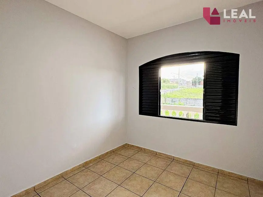 Foto 5 de Casa com 4 quartos para alugar, 282m2 em Bela Vista, Pouso Alegre - MG