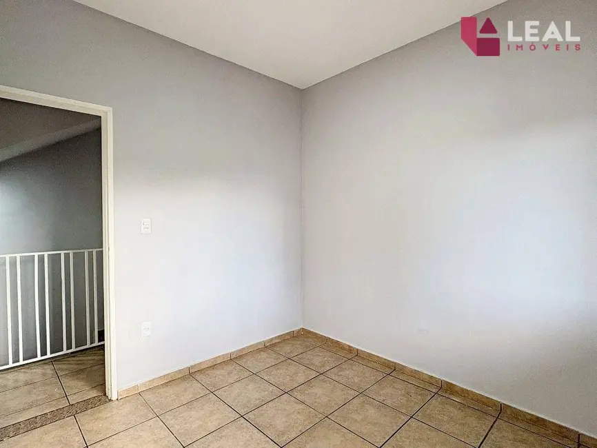 Foto 6 de Casa com 4 quartos para alugar, 282m2 em Bela Vista, Pouso Alegre - MG