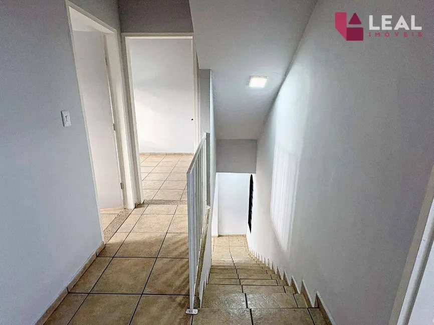 Foto 4 de Casa com 4 quartos para alugar, 282m2 em Bela Vista, Pouso Alegre - MG