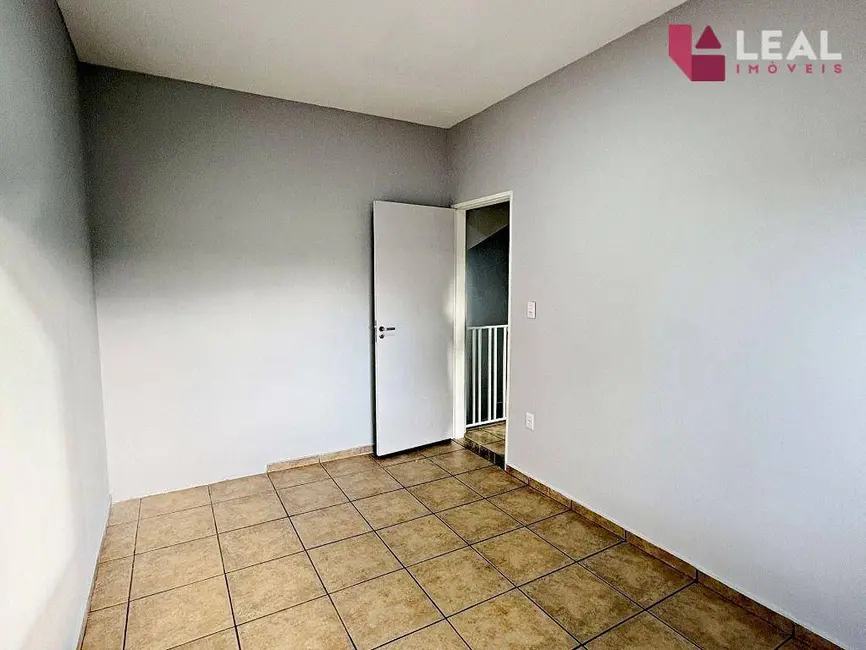 Foto 8 de Casa com 4 quartos para alugar, 282m2 em Bela Vista, Pouso Alegre - MG
