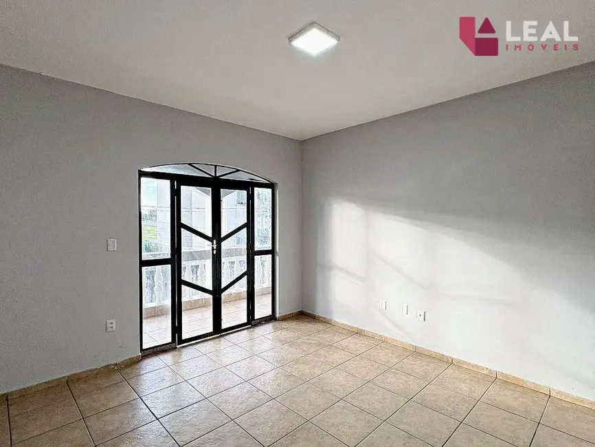 Foto 9 de Casa com 4 quartos para alugar, 282m2 em Bela Vista, Pouso Alegre - MG