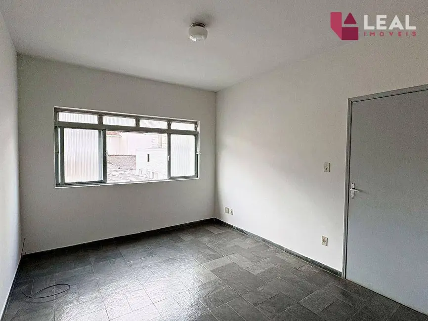Apartamento com 3 quartos para alugar, 103m2 em Saúde, Pouso Alegre - MG - imagem 3 Foto 3 de Apartamento com 3 quartos para alugar, 103m2 em Saúde, Pouso Alegre - MG