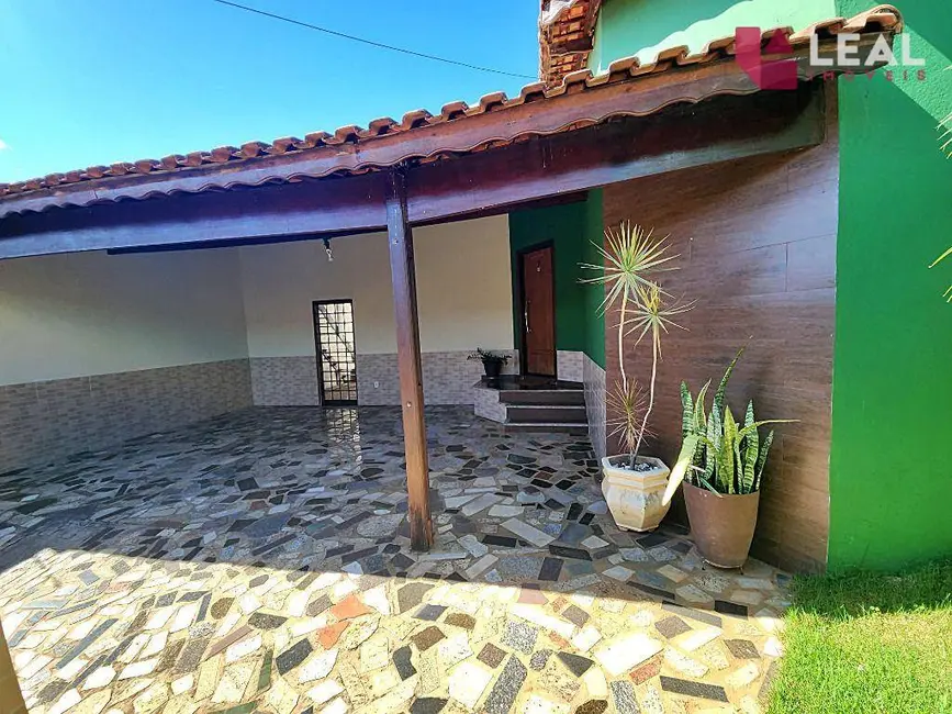 Foto 2 de Casa com 3 quartos à venda, 300m2 em Pouso Alegre - MG