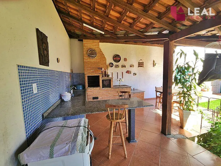 Foto 5 de Casa com 3 quartos à venda, 300m2 em Pouso Alegre - MG