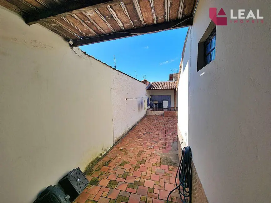 Foto 3 de Casa com 3 quartos à venda, 300m2 em Pouso Alegre - MG