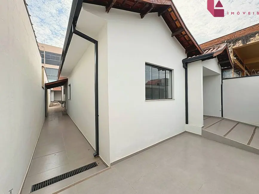 Foto 2 de Casa com 3 quartos à venda, 240m2 em Jardim Olímpico, Pouso Alegre - MG