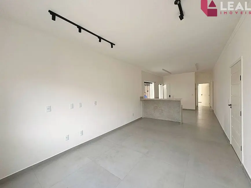 Foto 6 de Casa com 3 quartos à venda, 240m2 em Jardim Olímpico, Pouso Alegre - MG