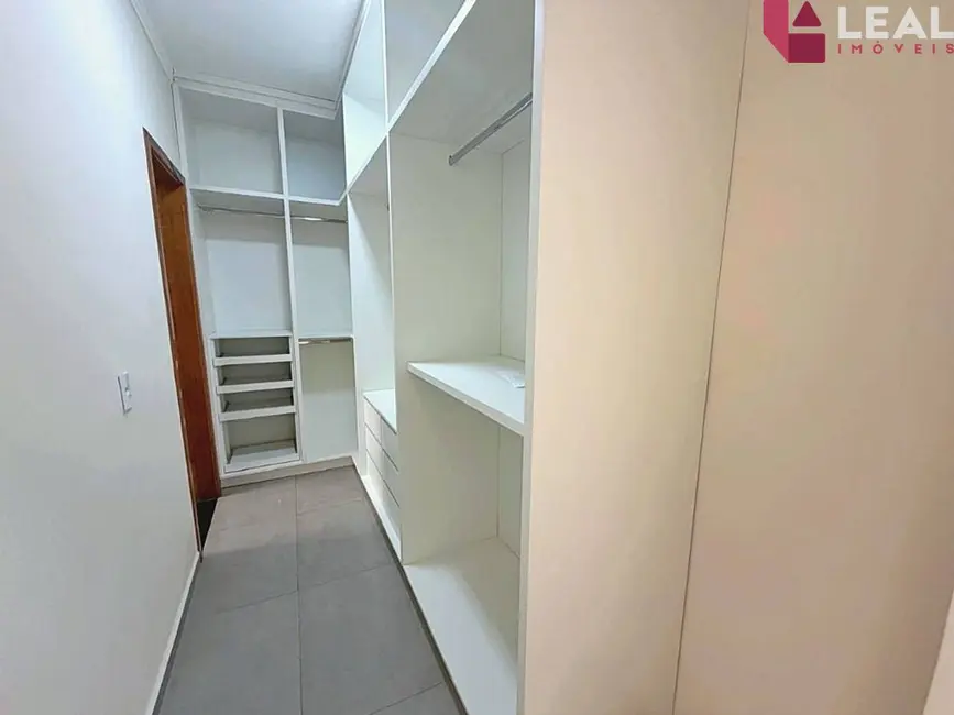 Casa com 3 quartos à venda, 135m2 em Parque Real, Pouso Alegre - MG - imagem 9 Foto 9 de Casa com 3 quartos à venda, 135m2 em Parque Real, Pouso Alegre - MG