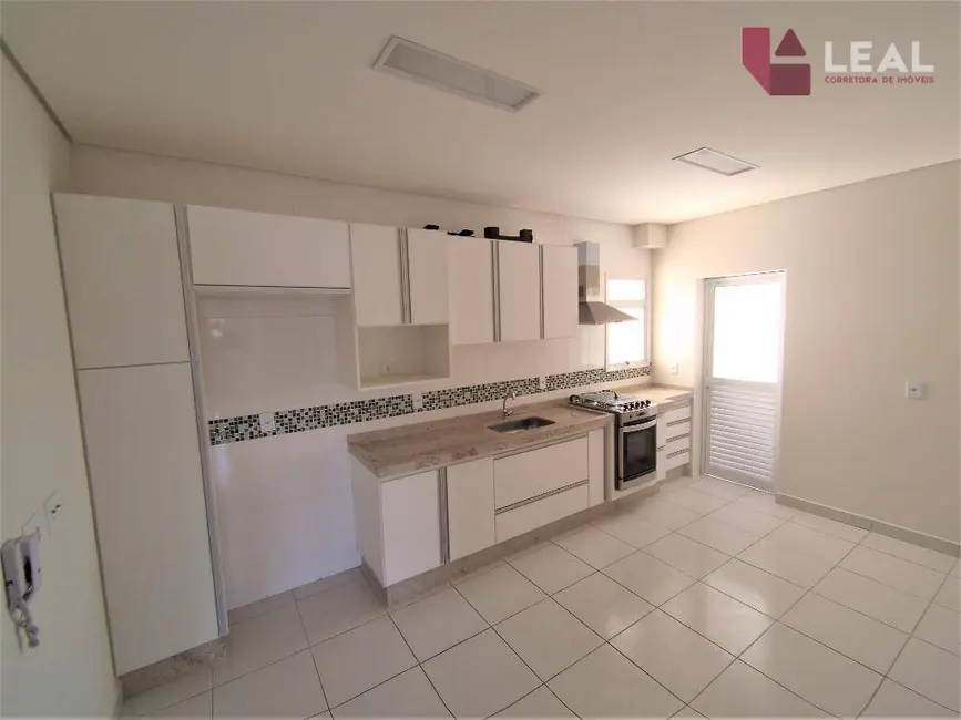 Foto 5 de Apartamento com 3 quartos à venda, 120m2 em Pouso Alegre - MG