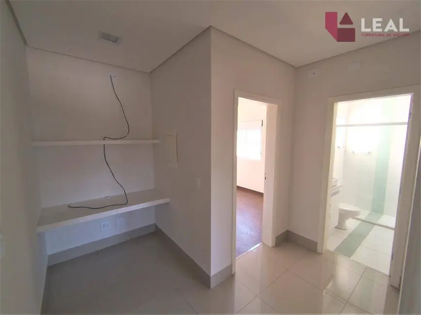 Foto 8 de Apartamento com 3 quartos à venda, 120m2 em Pouso Alegre - MG