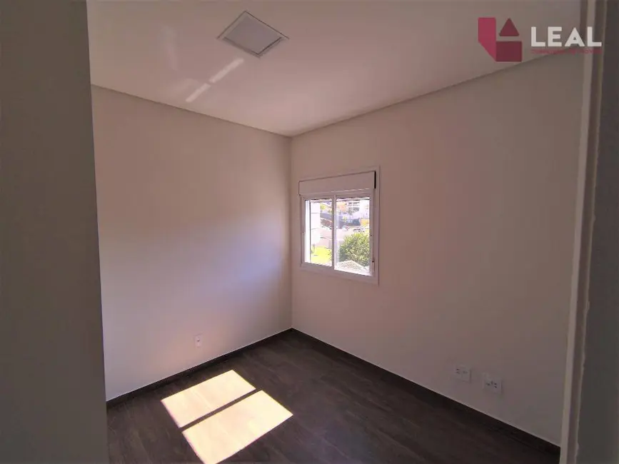 Foto 9 de Apartamento com 3 quartos à venda, 120m2 em Pouso Alegre - MG