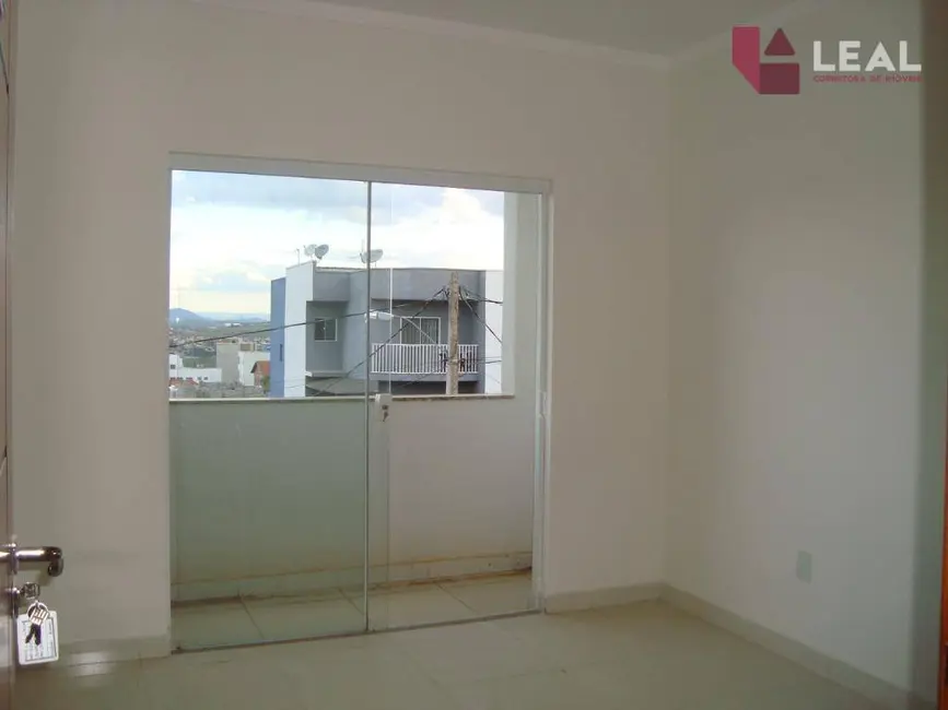 Foto 2 de Apartamento com 2 quartos à venda, 69m2 em Pão de Açúcar, Pouso Alegre - MG