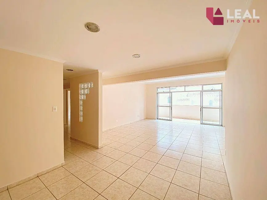 Foto 5 de Apartamento com 3 quartos à venda, 147m2 em Centro, Pouso Alegre - MG