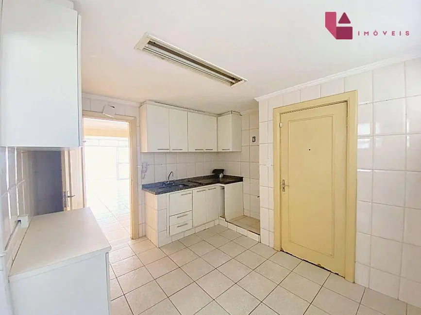 Foto 6 de Apartamento com 3 quartos à venda, 147m2 em Centro, Pouso Alegre - MG