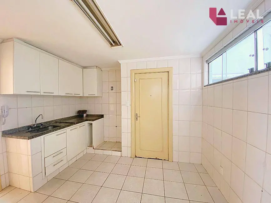 Foto 8 de Apartamento com 3 quartos à venda, 147m2 em Centro, Pouso Alegre - MG