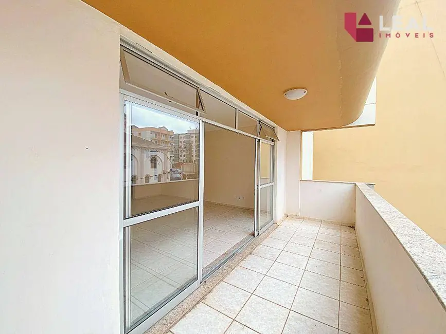 Foto 4 de Apartamento com 3 quartos à venda, 147m2 em Centro, Pouso Alegre - MG