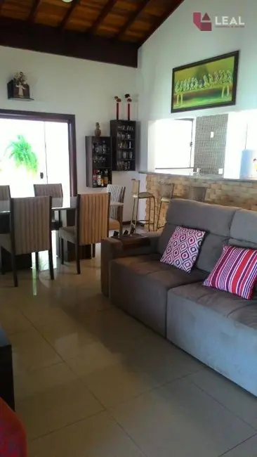 Casa com 4 quartos à venda, 300m2 em Colinas de Santa Bárbara, Pouso Alegre - MG - imagem 4 Foto 4 de Casa com 4 quartos à venda, 300m2 em Colinas de Santa Bárbara, Pouso Alegre - MG