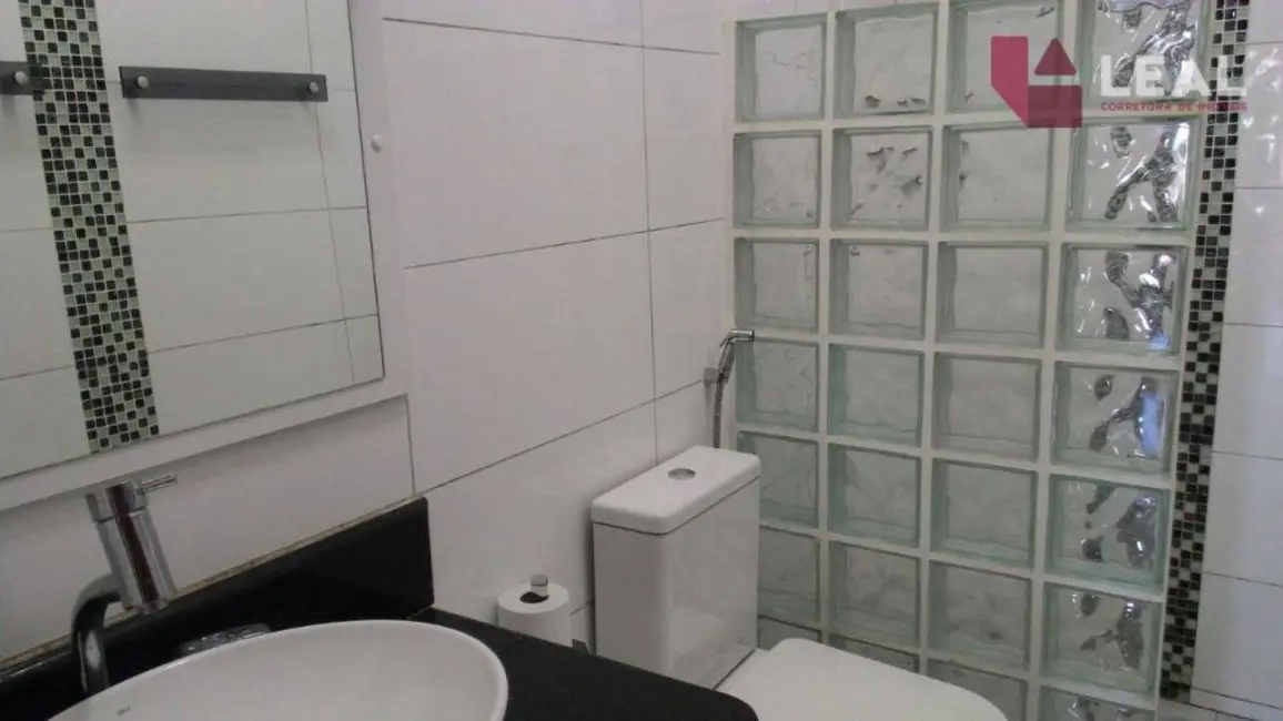 Casa com 4 quartos à venda, 300m2 em Colinas de Santa Bárbara, Pouso Alegre - MG - imagem 8 Foto 8 de Casa com 4 quartos à venda, 300m2 em Colinas de Santa Bárbara, Pouso Alegre - MG