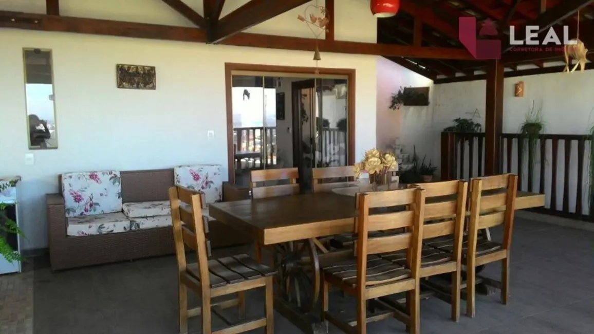 Foto 1 de Casa com 4 quartos à venda, 300m2 em Colinas de Santa Bárbara, Pouso Alegre - MG
