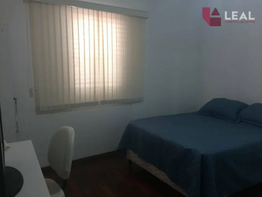 Casa com 3 quartos à venda, 200m2 em Pouso Alegre - MG - imagem 6 Foto 6 de Casa com 3 quartos à venda, 200m2 em Pouso Alegre - MG