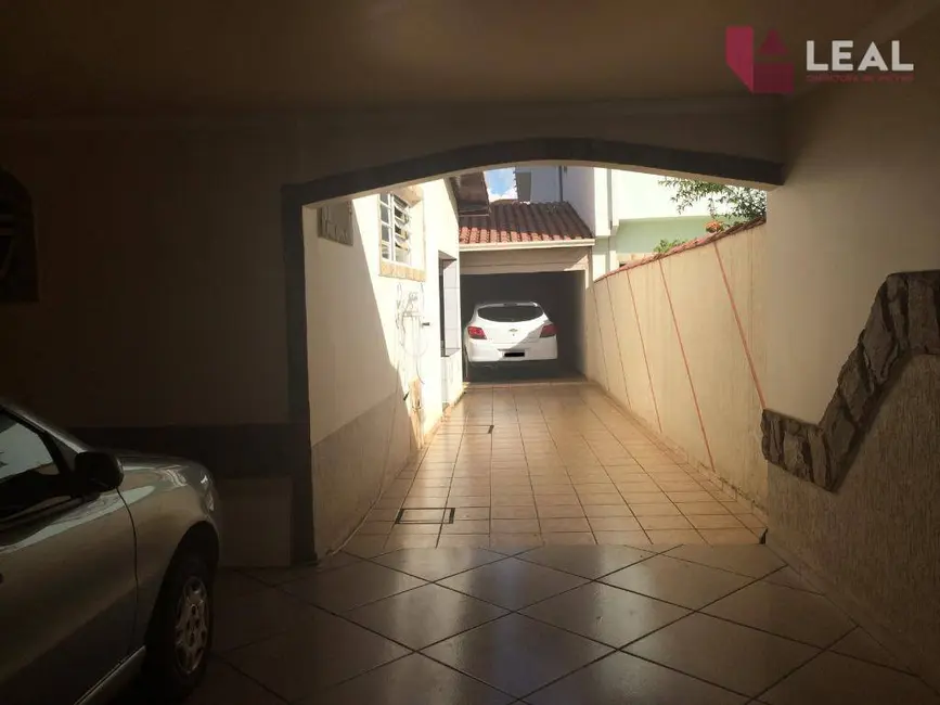 Foto 11 de Casa com 3 quartos à venda, 200m2 em Pouso Alegre - MG