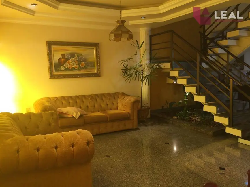 Foto 2 de Casa com 3 quartos à venda, 200m2 em Centro, Pouso Alegre - MG