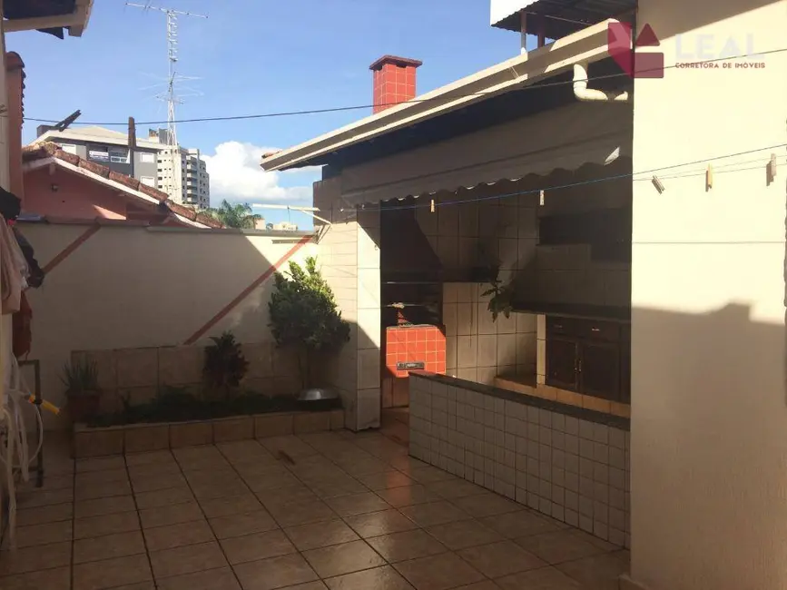 Foto 10 de Casa com 3 quartos à venda, 200m2 em Pouso Alegre - MG