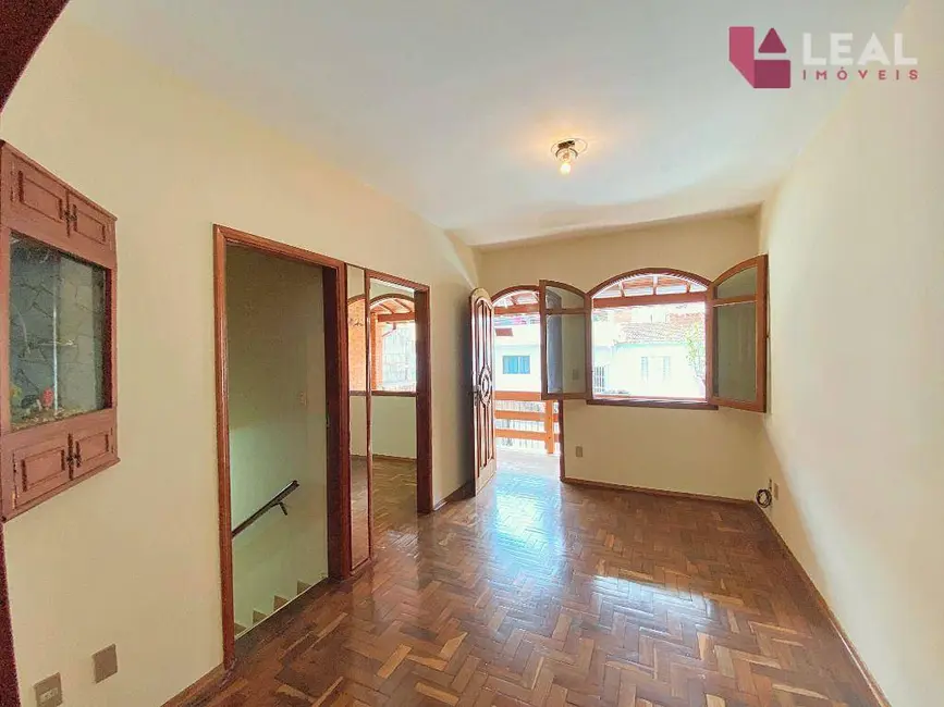 Casa com 4 quartos à venda, 120m2 em Joaquim José Franco, Pouso Alegre - MG - imagem 9 Foto 9 de Casa com 4 quartos à venda, 120m2 em Joaquim José Franco, Pouso Alegre - MG