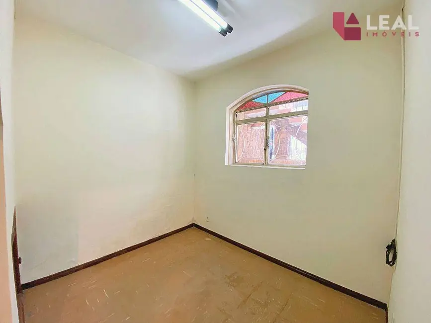 Casa com 4 quartos à venda, 120m2 em Joaquim José Franco, Pouso Alegre - MG - imagem 3 Foto 3 de Casa com 4 quartos à venda, 120m2 em Joaquim José Franco, Pouso Alegre - MG