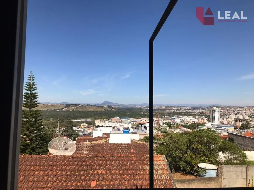 Foto 14 de Casa com 4 quartos à venda, 396m2 em Santa Dorotéia, Pouso Alegre - MG