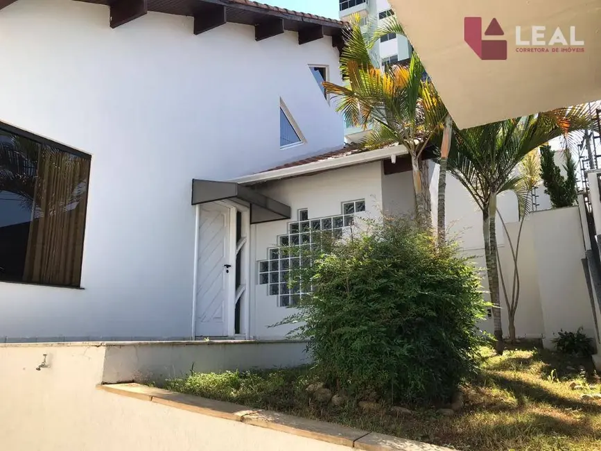 Foto 2 de Casa com 4 quartos à venda, 396m2 em Santa Dorotéia, Pouso Alegre - MG