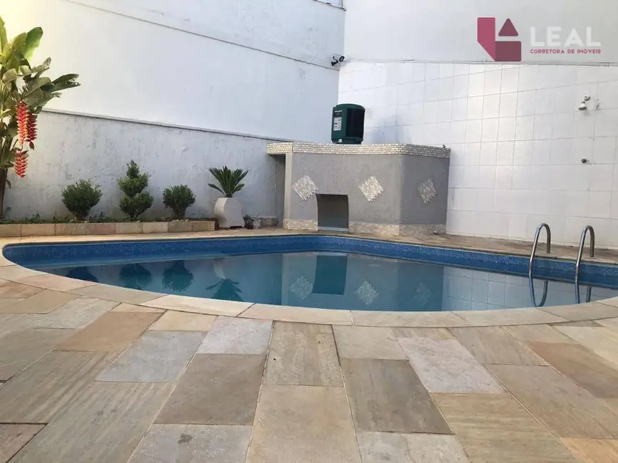 Foto 1 de Casa com 4 quartos à venda, 396m2 em Santa Dorotéia, Pouso Alegre - MG