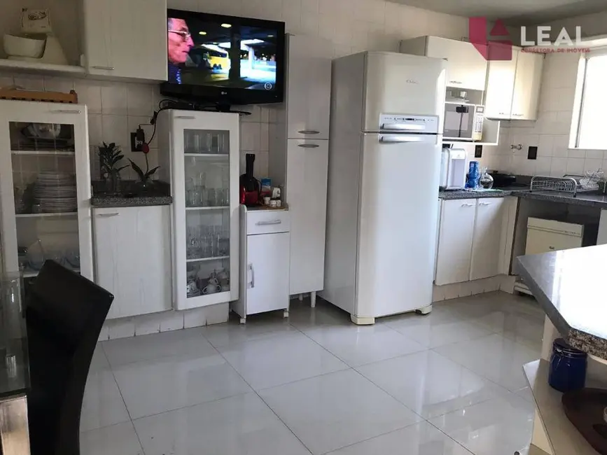 Foto 5 de Casa com 4 quartos à venda, 396m2 em Santa Dorotéia, Pouso Alegre - MG