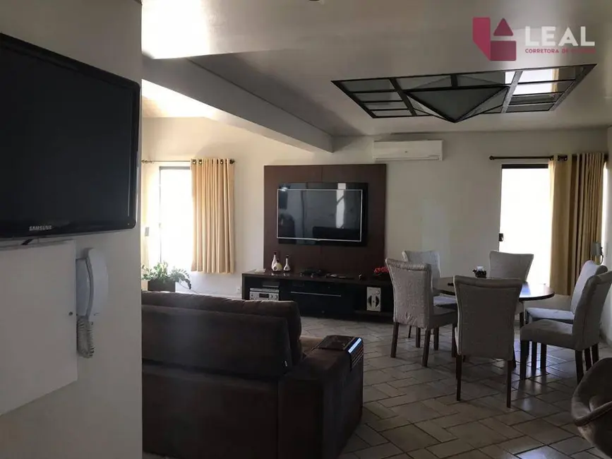 Foto 3 de Casa com 4 quartos à venda, 396m2 em Santa Dorotéia, Pouso Alegre - MG