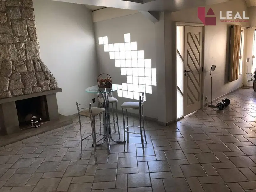 Foto 4 de Casa com 4 quartos à venda, 396m2 em Santa Dorotéia, Pouso Alegre - MG