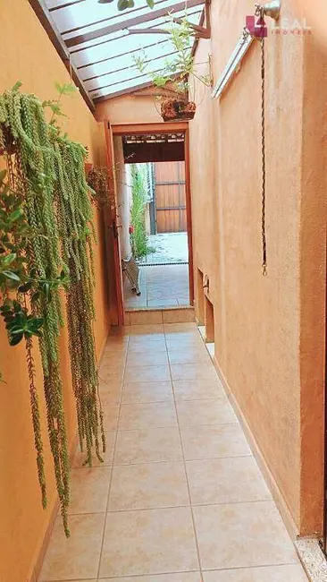Casa com 3 quartos à venda, 300m2 em Colinas de Santa Bárbara, Pouso Alegre - MG - imagem 6 Foto 6 de Casa com 3 quartos à venda, 300m2 em Colinas de Santa Bárbara, Pouso Alegre - MG