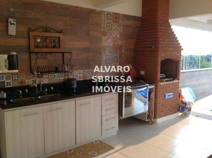 Foto 4 de Casa com 3 quartos à venda, 1000m2 em Salto - SP