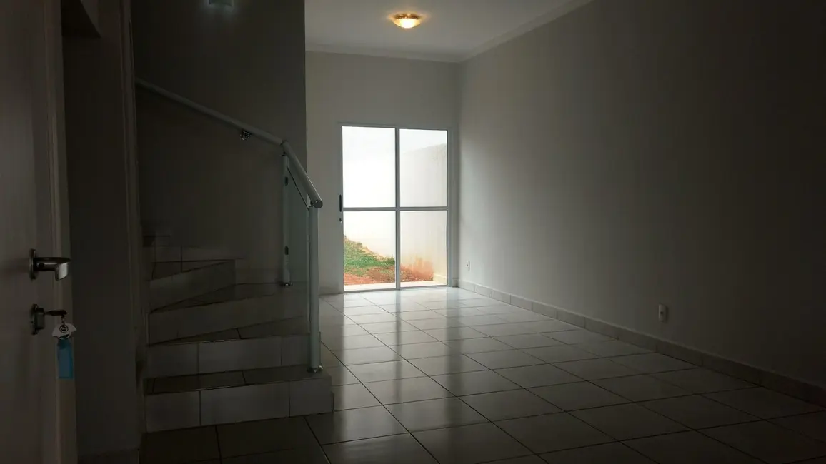 Casa de Condomínio com 3 quartos para alugar, 98m2 em Jardim Padre Bento, Itu - SP - imagem 3 Foto 3 de Casa de Condomínio com 3 quartos para alugar, 98m2 em Jardim Padre Bento, Itu - SP